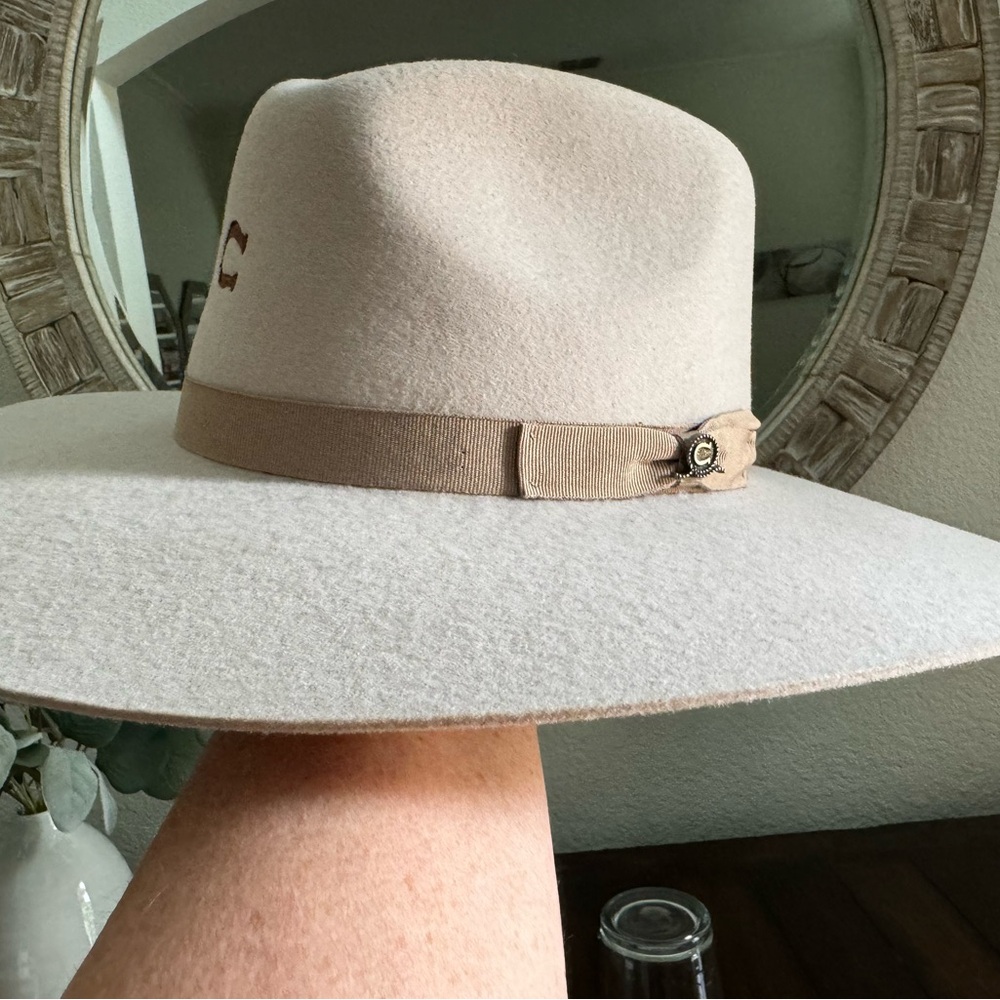 Charlie 1 Horse Highway Silverbelly western hat.